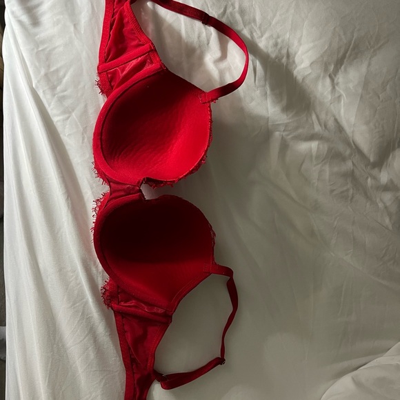 Victoria’s Secret Red Lace Bra - Picture 2 of 4